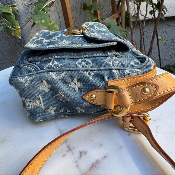 Louis Vuitton Monogram Denim Camera Bag Crossbody - Picture 11 of 16